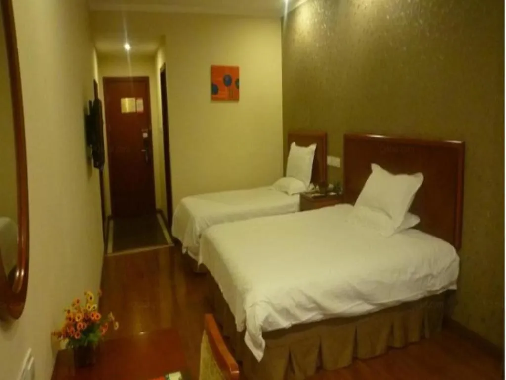 Bed in GreenTree Inn Jiangsu Wuxi Meiyuan Kaiyuan Temple Subway Master Station Express Hotel