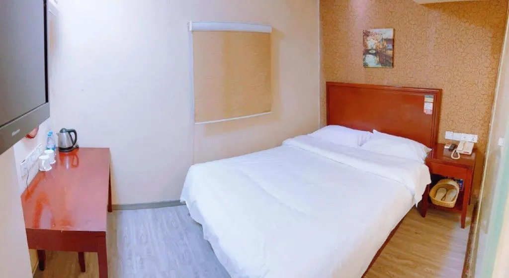 Bed in GreenTree Inn Xi'an Bell and Drum Tower Food Street Ancient City Wall Ximen Express Hotel