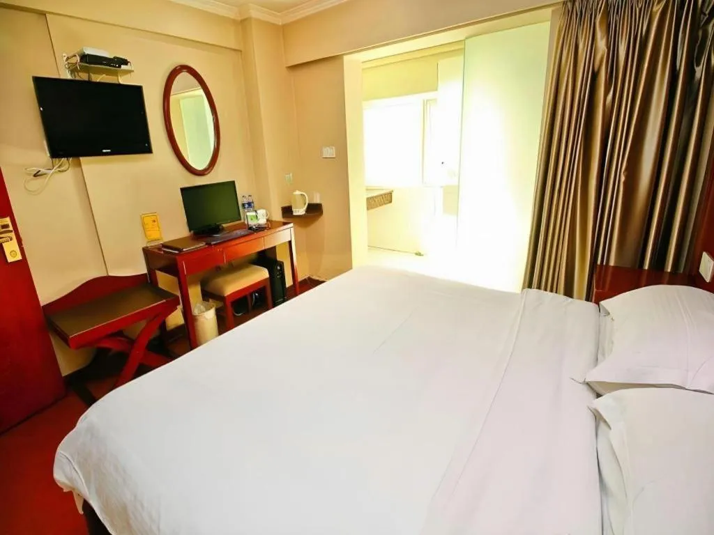 Bed in GreenTree Inn Xi'an Bell and Drum Tower Food Street Ancient City Wall Ximen Express Hotel