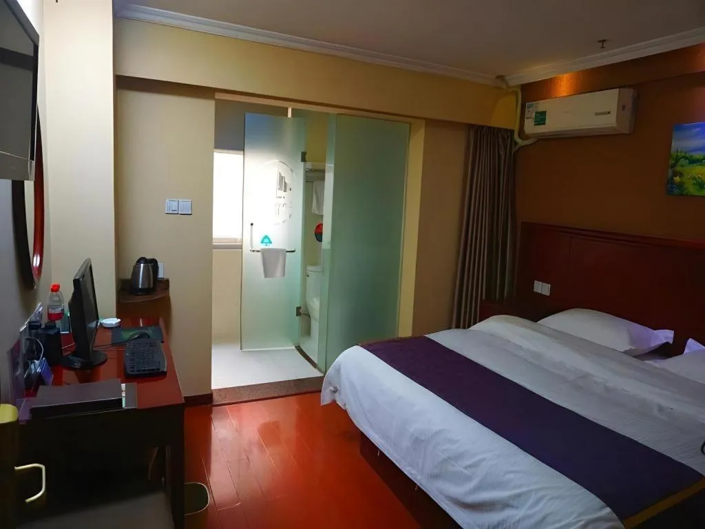 Bed in GreenTree Inn Xi'an Bell and Drum Tower Food Street Ancient City Wall Ximen Express Hotel