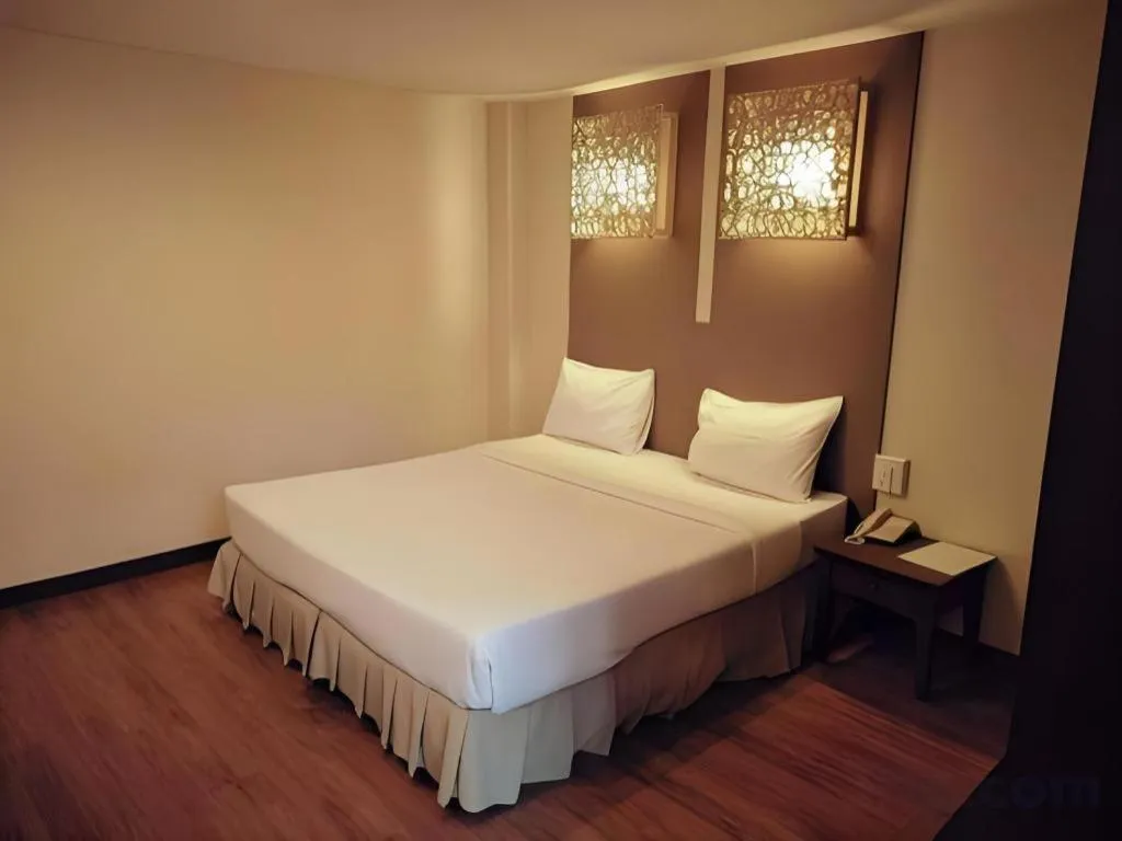 Bed in Laemchabang City Hotel