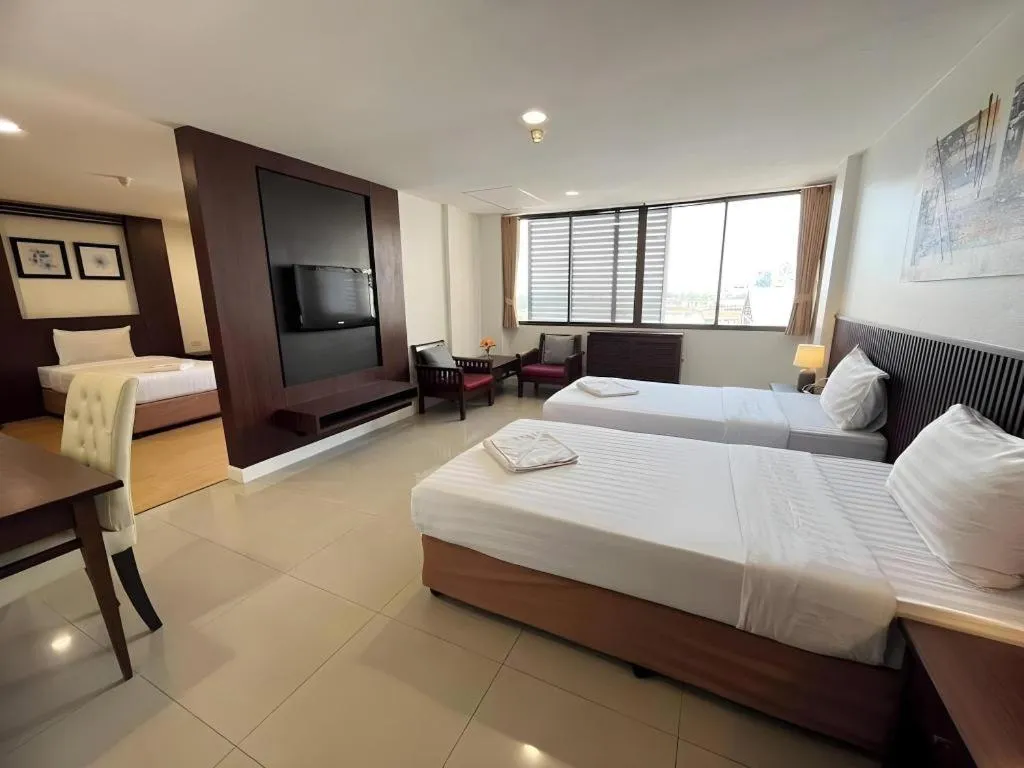 Bed in Laemchabang City Hotel