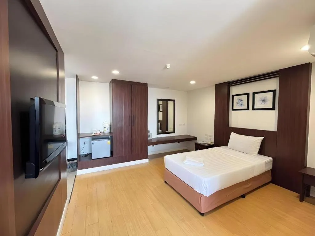 Bed in Laemchabang City Hotel