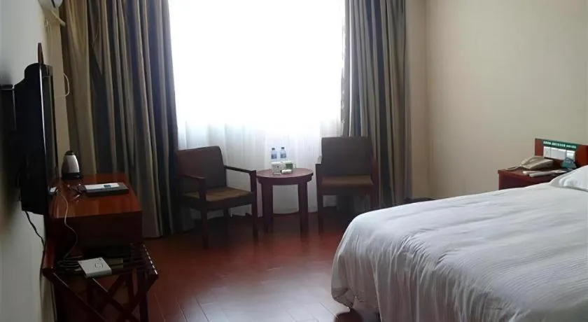 Bed in GreenTree Inn Bozhou Weiwu Road Hotel