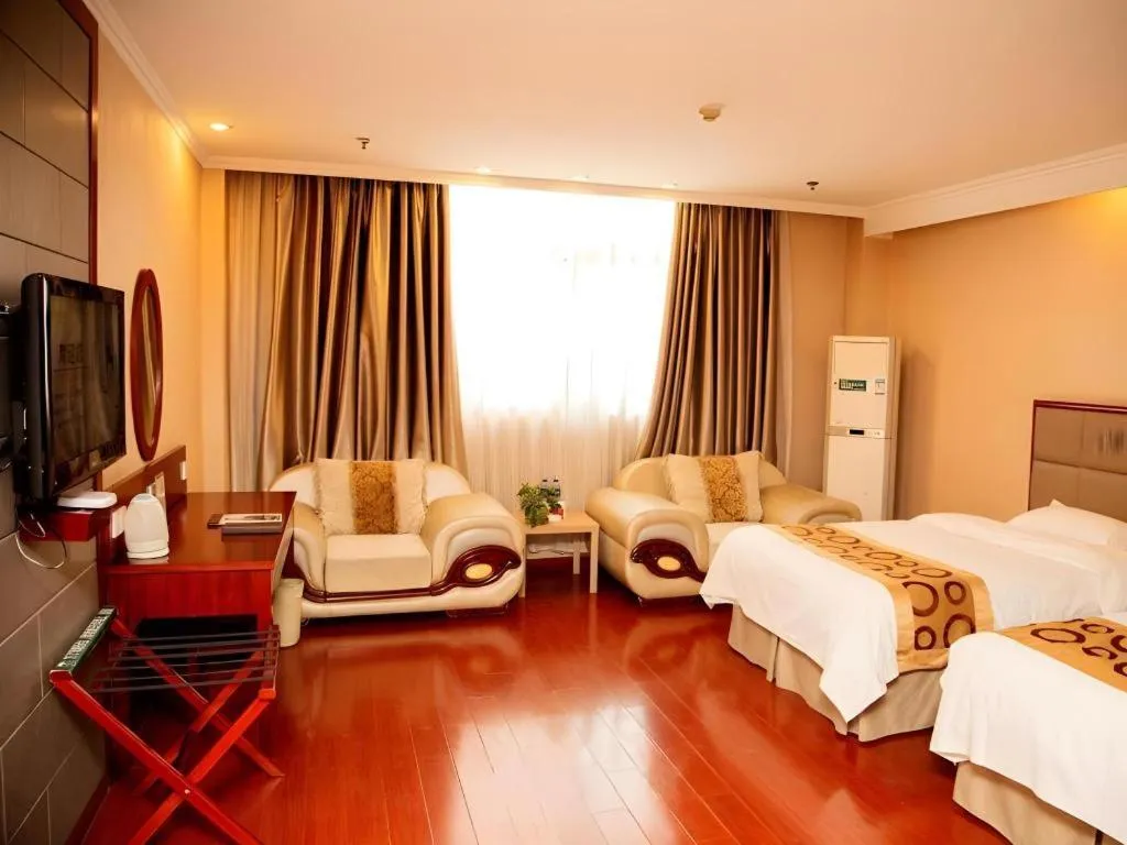 Bed in GreenTree Inn Bozhou Weiwu Road Hotel