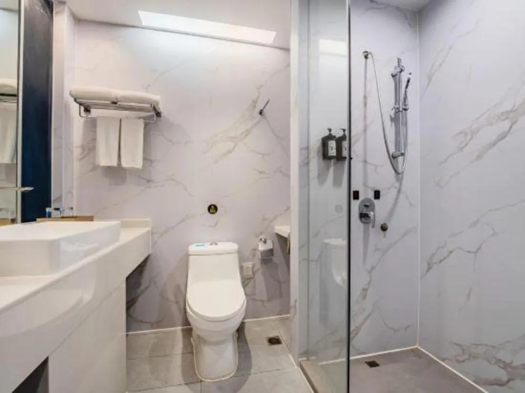 Exchange Bank Hotel Hainan