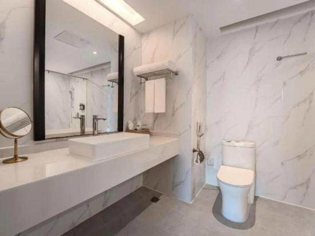 Exchange Bank Hotel Hainan