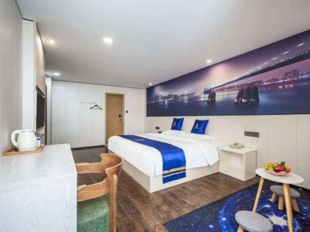 Bed in Super 8 Hotel Xiamen Railway Station