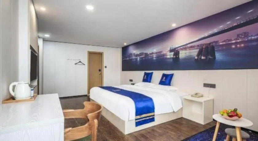 Bed in Super 8 Hotel Xiamen Railway Station