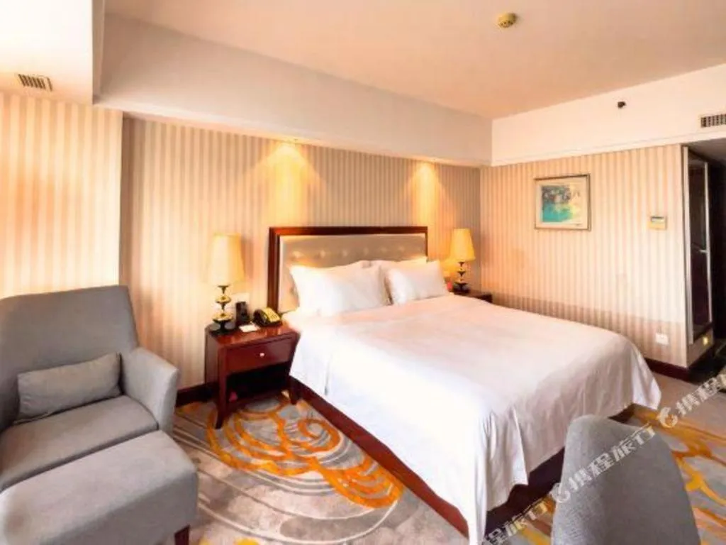 Bed in Yunhai Hotel Zhuhai