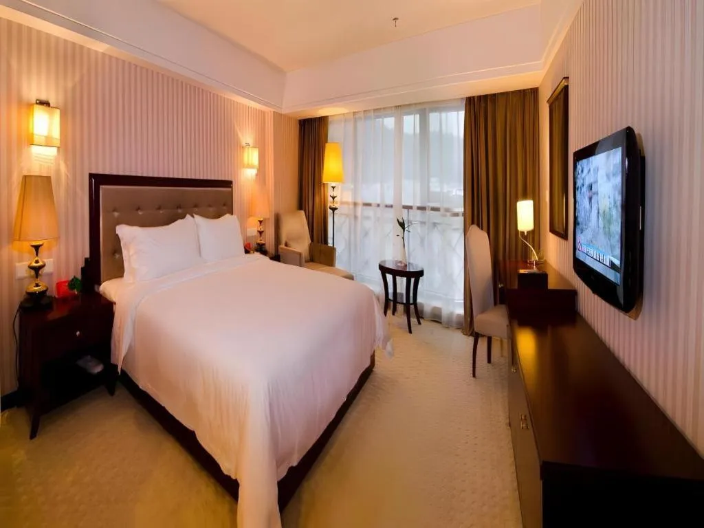 Bed in Yunhai Hotel Zhuhai