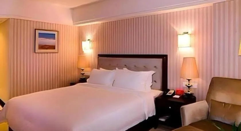 Bed in Yunhai Hotel Zhuhai