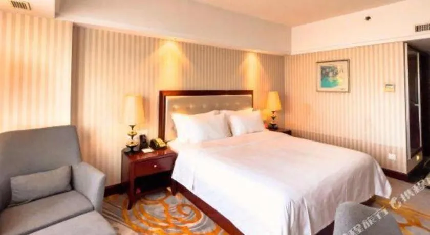 Bed in Yunhai Hotel Zhuhai