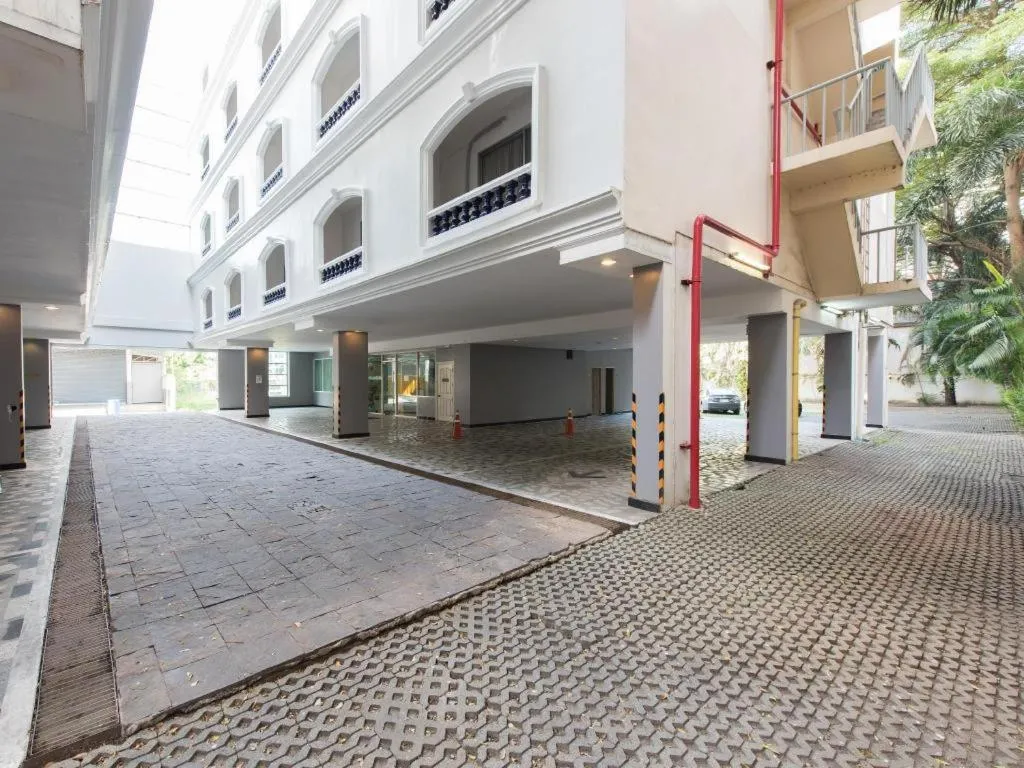 Romance Hotel Srinakarin