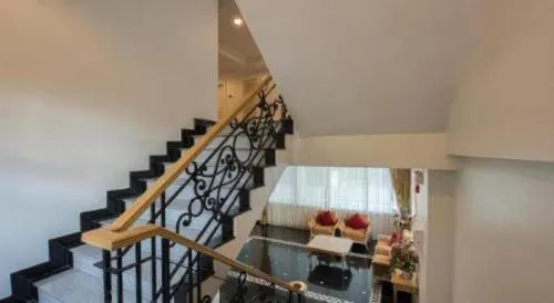 Romance Hotel Srinakarin