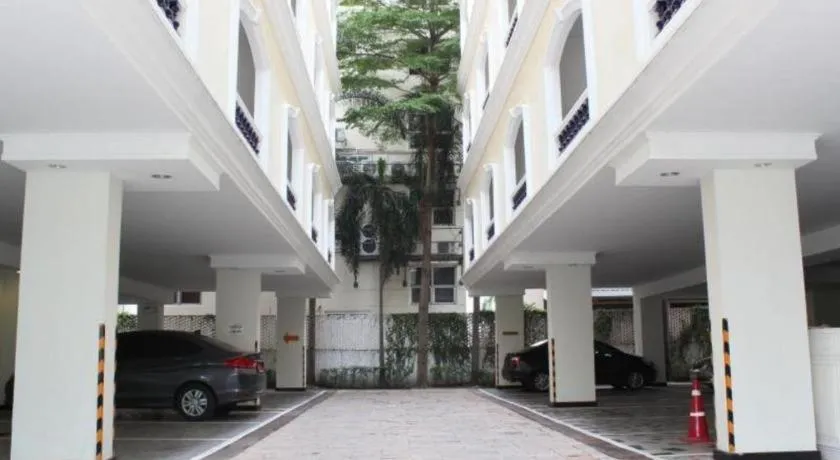 Romance Hotel Srinakarin