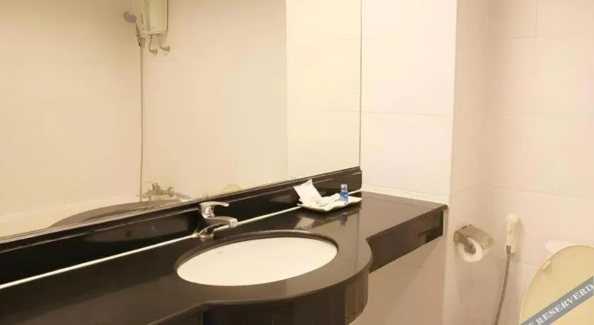 Romance Hotel Srinakarin