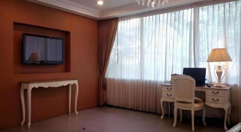 Romance Hotel Srinakarin