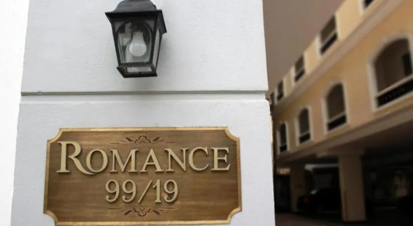 Romance Hotel Srinakarin