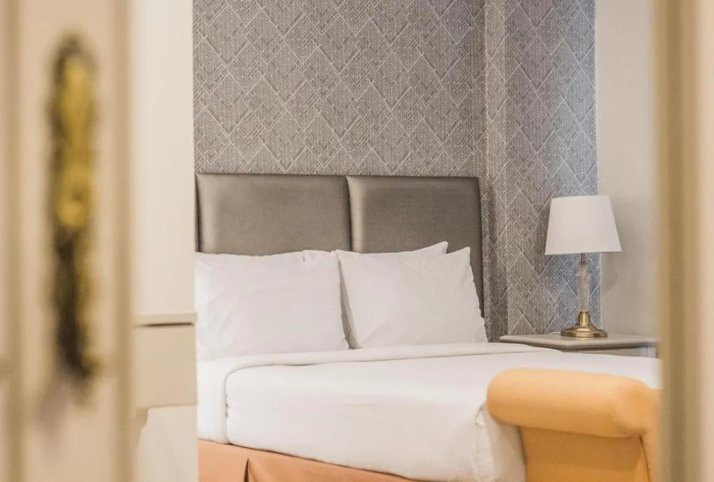 Bed in Romance Hotel Srinakarin