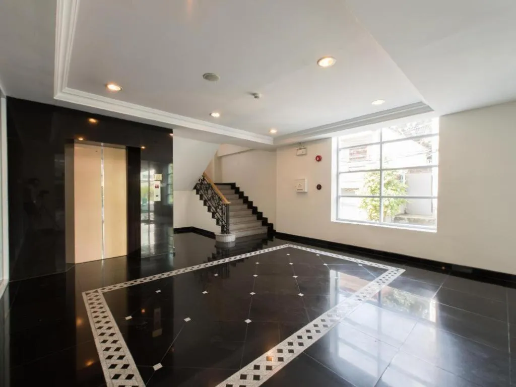 Romance Hotel Srinakarin