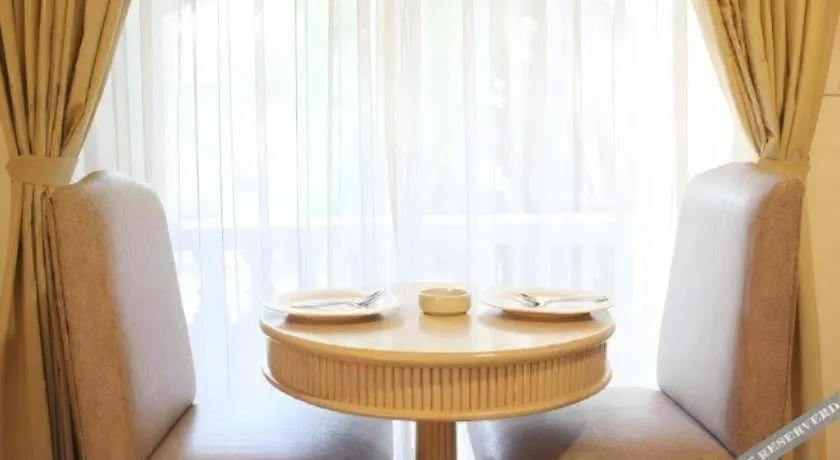 Romance Hotel Srinakarin