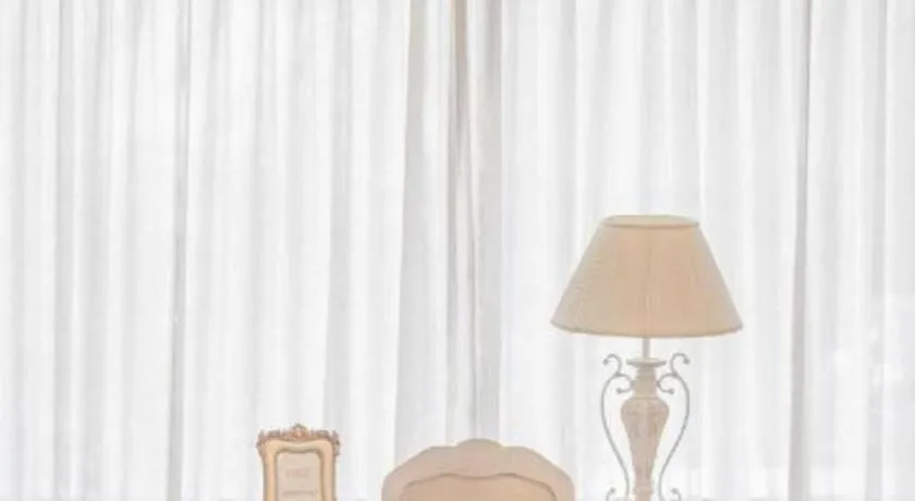 Romance Hotel Srinakarin