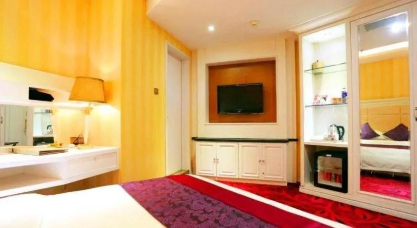 Bed in Changchun Global Hotel