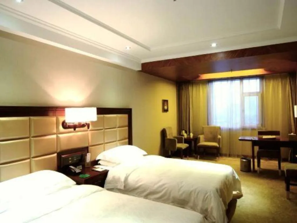 Bed in Changchun Global Hotel