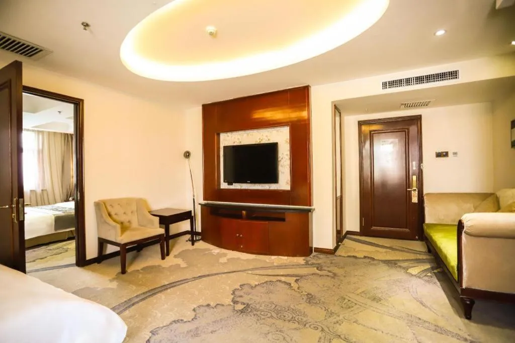 Bed in Changchun Global Hotel