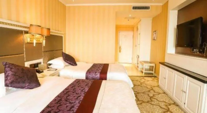 Bed in Changchun Global Hotel