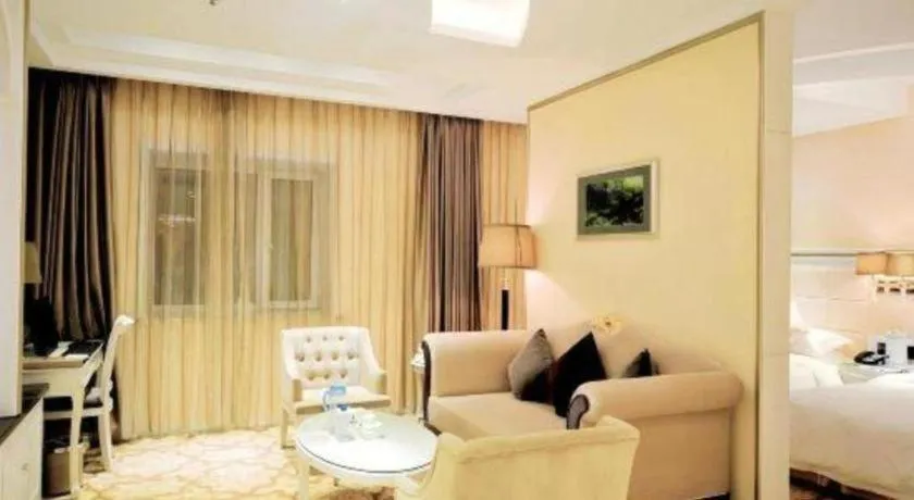 Bed in Changchun Global Hotel