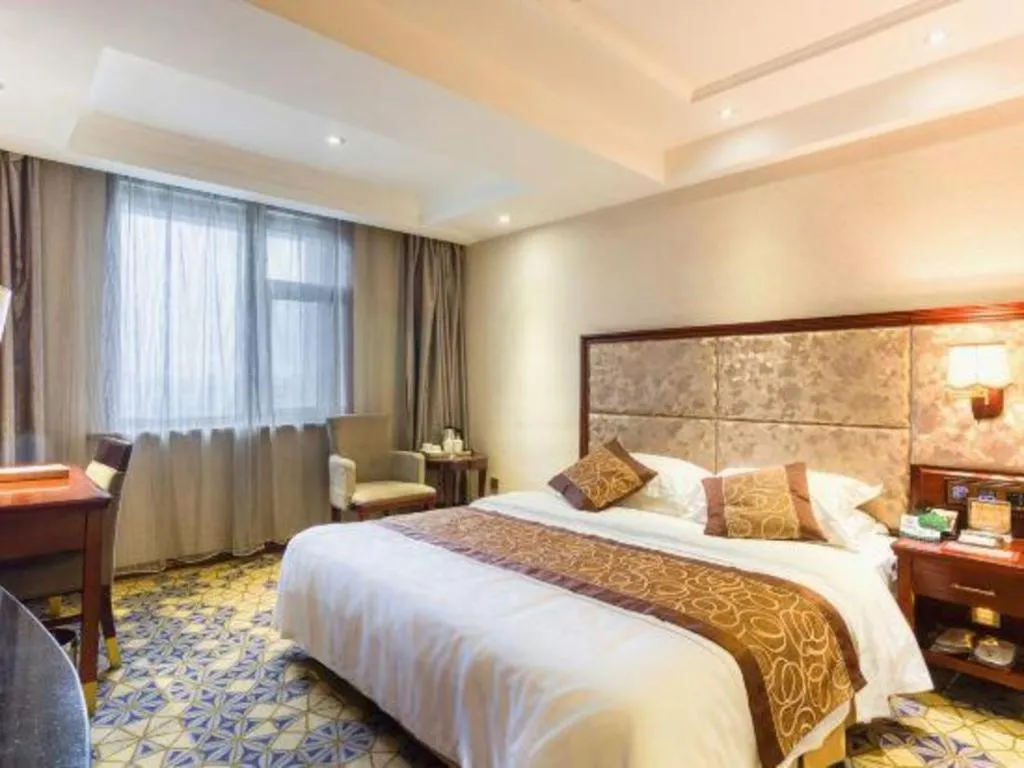 Bed in Changchun Global Hotel