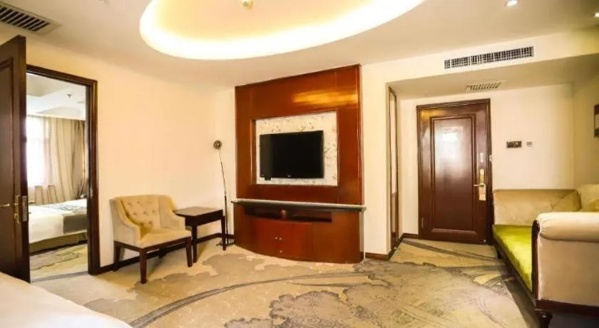 Bed in Changchun Global Hotel