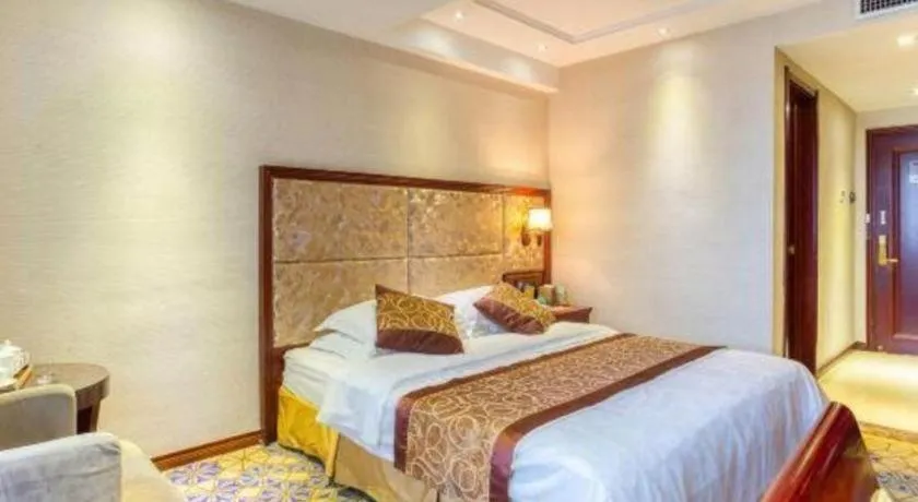 Bed in Changchun Global Hotel