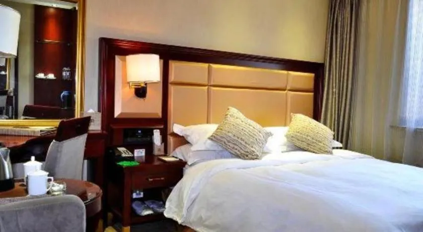 Bed in Changchun Global Hotel