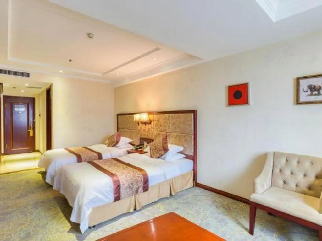 Bed in Changchun Global Hotel