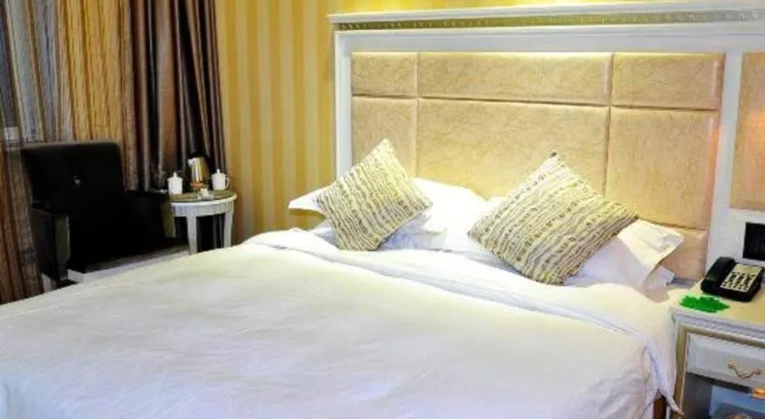 Bed in Changchun Global Hotel