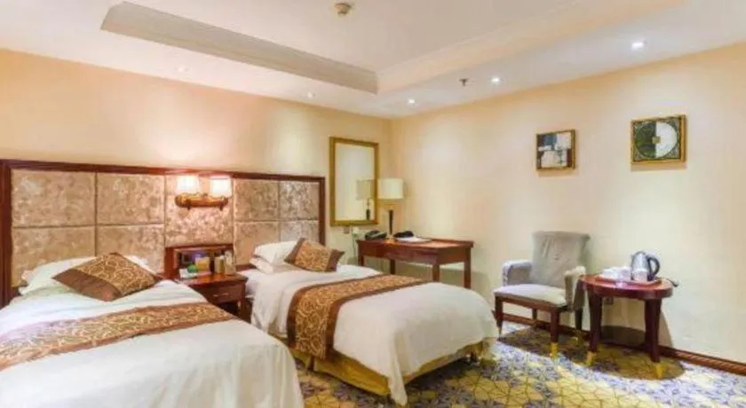 Bed in Changchun Global Hotel