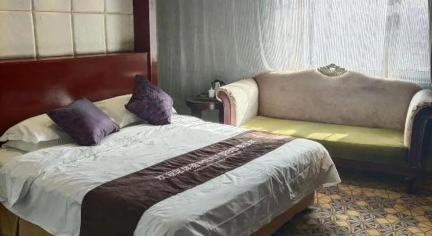 Bed in Changchun Global Hotel