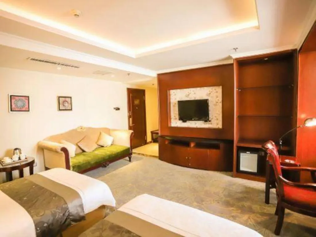 Bed in Changchun Global Hotel