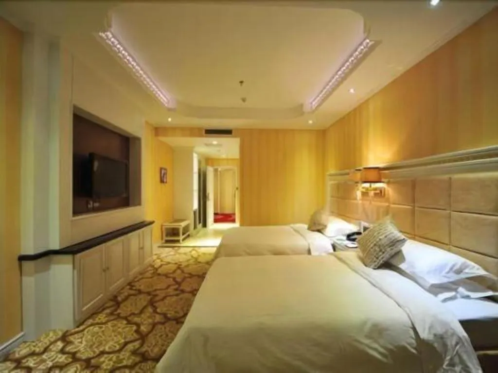 Bed in Changchun Global Hotel