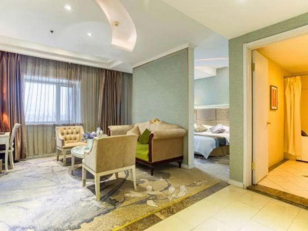 Bed in Changchun Global Hotel