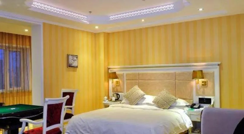 Bed in Changchun Global Hotel