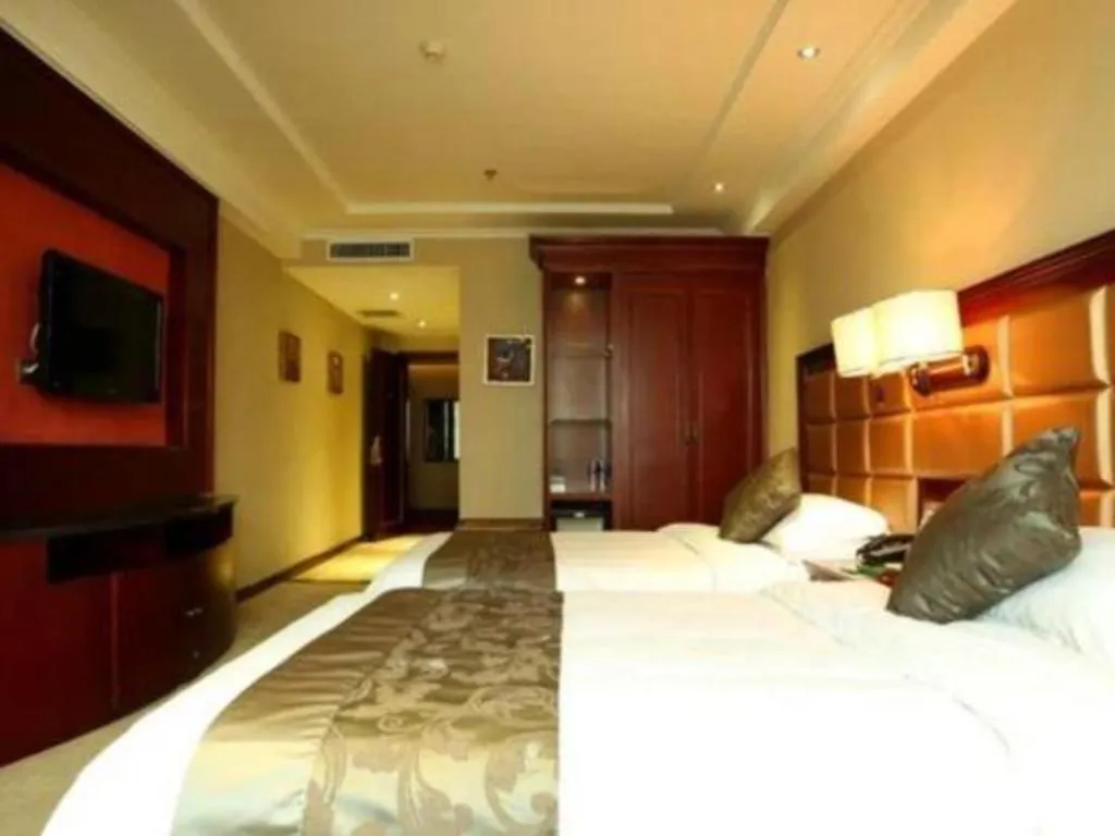 Bed in Changchun Global Hotel