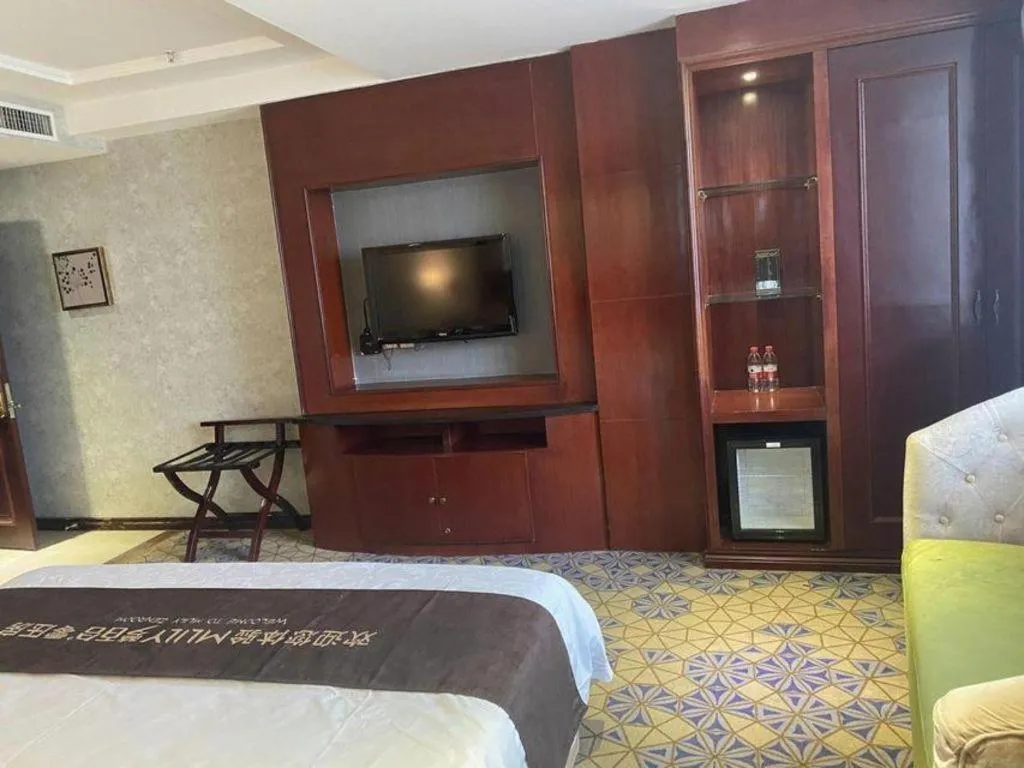 Bed in Changchun Global Hotel