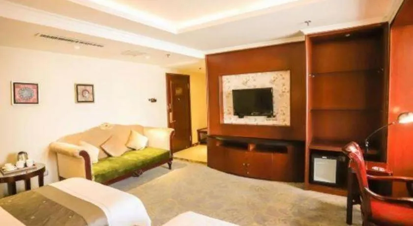 Bed in Changchun Global Hotel