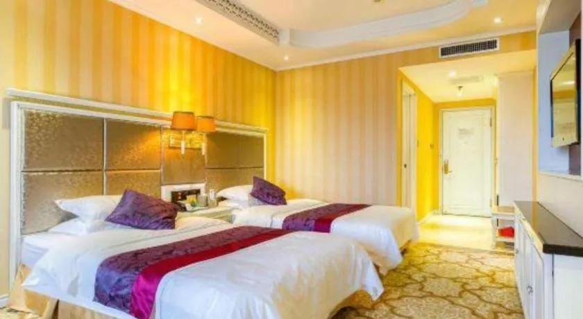 Bed in Changchun Global Hotel