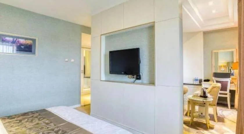 Bed in Changchun Global Hotel