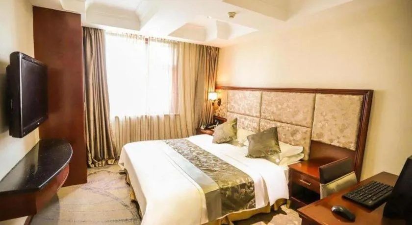 Bed in Changchun Global Hotel